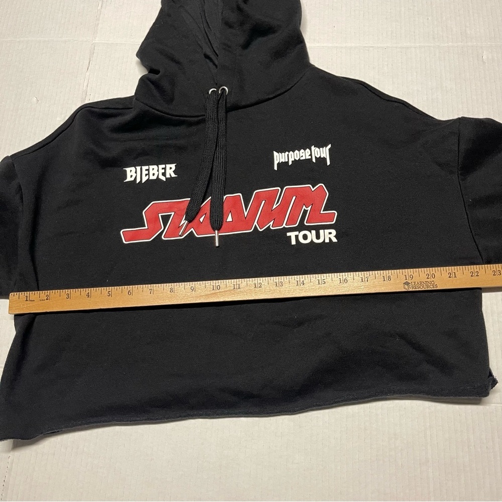 Justin Bieber Purpose Stadium Tour Black Cropped Hoodie Sweatshirt Womens Large - Picture 8 of 9